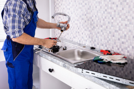 Best Nearest Plumber Assembling The Kitchen Sink